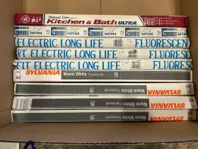 Assorted 259473 Lot Of 9 - 18 Inch 15 Watt Fluorescent Lamps Lights New Sylvania
