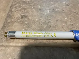 Bulbrite F8t4/30k 1 13.2 Inch 3000k Daylight- Watts 8w Type T4 Fluorescent Tube