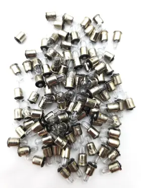 387as15 Chicago Miniature Cm387q Lot Of 100 Lamps 28 Volt 40ma As15