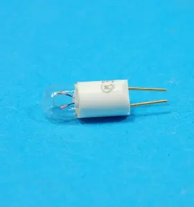Cm3965 Chicago Miniature Lot Of 10 - Lab Lamp / Bulb. 5v Bi-pin Base. T1