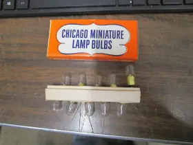Chicago Miniature H1881 10 Vintage Lamps Light Bulbs 15.5v 3.75w Ba9s Base Usa
