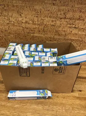 Plc26-35k Cxl Commercial Extended-life Lot Of 34 Plc26/e 4pin G24q-3 Base 3500k Compact Fluorescent Lamps 26 Watt Plc26-35k Cxl Commercial Extended-life Lot Of 34 Plc26/e 4pin G24q-3 Base 3500k Compact Fluorescent Lamps 26 Watt
