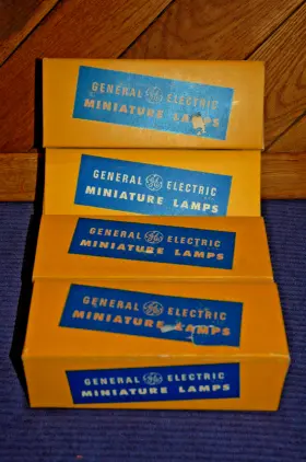 Ge 043168408486 Lot Of 4 Boxes 10 40 Total General Electric Miniature Lamps No. 1724