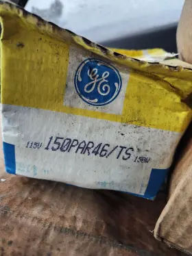 150par46 Ge 150par46/ts New 150w Sealed Beam Lamp All Glass 115v General Electric #3