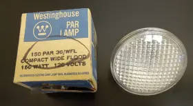 150par36 Halogen 150par36/wfl/12v 3-pack 150w Par36 120v Wide Flood End Prong Base
