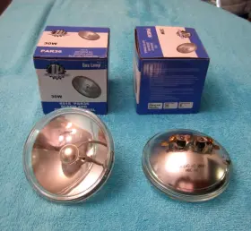 4515 Industrial Performance 615339275991 2 Par36 30w Screw And Slip On Terminal Lightbulbs -