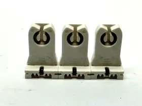Leviton 104-13357 Turn Type Lamp Holder 600v 660w Lot Of 3