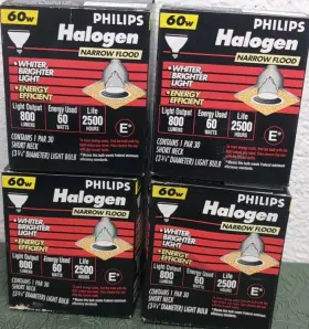 Philips 046677357535 Lot Of 4 New Master Line Halogen 50w Narrow Flood Par30 / 3 3/4 Inch