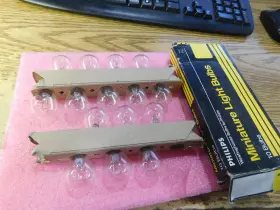 1ks810d-pd Philips Lot Of Light Bulbs P/n 1ks810d-pd. Qty. 15. New Old Stock