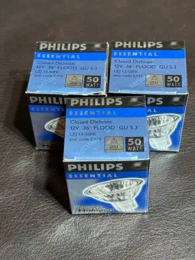 Gu5.3 Philips 711500885944 3 Pack - Essentials 50w 12v Flood Light Bulbs