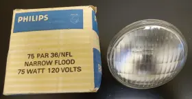 75par36nfl Philips 2-pack Phillips 75w 120v Par36 Narrow Flood Sealed Beam Med Blade Base