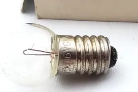 145147 Sanyo Lot Of 25 Ibm 6 Volt Watt Miniature Screw Base Lamps #3