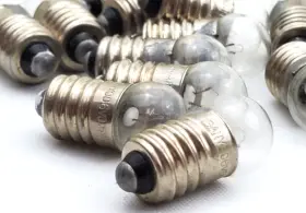 145148 Sanyo Lot Of 13 Ibm 6 Volt 0.5 Watt Miniature Screw Base Lamps #2 145148 Sanyo Lot Of 13 Ibm 6 Volt 0.5 Watt Miniature Screw Base Lamps #2