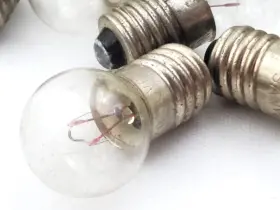 145198 Sanyo Lot Of 8 Ibm 6 Volt Watt Miniature Screw Base Lamps #2