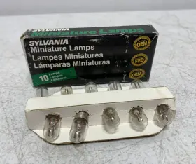 Sylvania 046135415883 48mb Mini Lamps 32 Watt Lot Of 20
