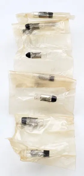 10esb5 Sylvania 10esb/5 Lot Of 10 Miniature Lamps Volt Slide Base