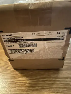 Led12t8l48fg835bf Sylvania New Ledlescent 4ft Led 120-277v 12w 25 Count Box Led12t8l48fg835bf Sylvania New Ledlescent 4ft Led 120-277v 12w 25 Count Box