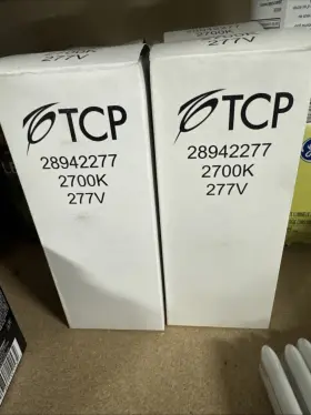 28942277 Tcp 4 Pack New Bc7686 42w Med Base 277 Volt 277v 28942277 Tcp 4 Pack New Bc7686 42w Med Base 277 Volt 277v