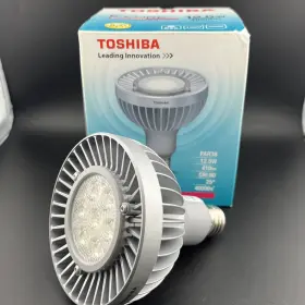 Toshiba 974550393362 13p38/835/fl25 Par 38 Dimmable 410 Lumens 12.5 Watt Led Light Bulb